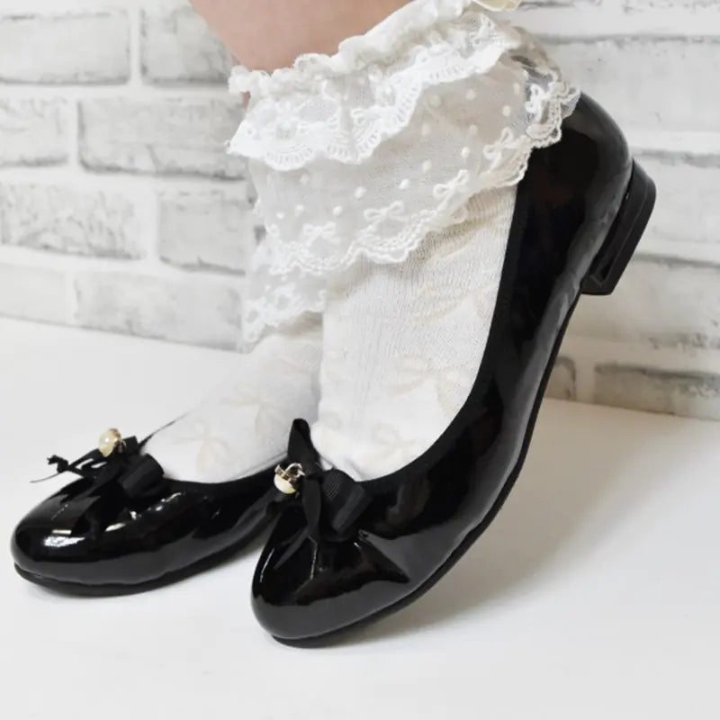 Lovely Pearl Bow Bright Leather Round Toe Flats