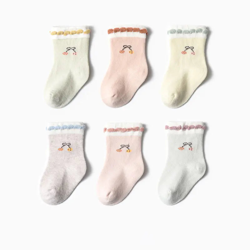 Cute Medium Tube Baby Socks with Loose Mouth Design