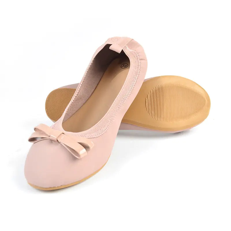 Lovely Pearl Bow Bright Leather Round Toe Flats